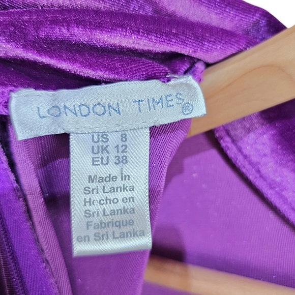 London Times Ruched Velvet Dress Womens Size 8 Purple Whimsigoth Mob Wife Unique - Picture 13 of 13